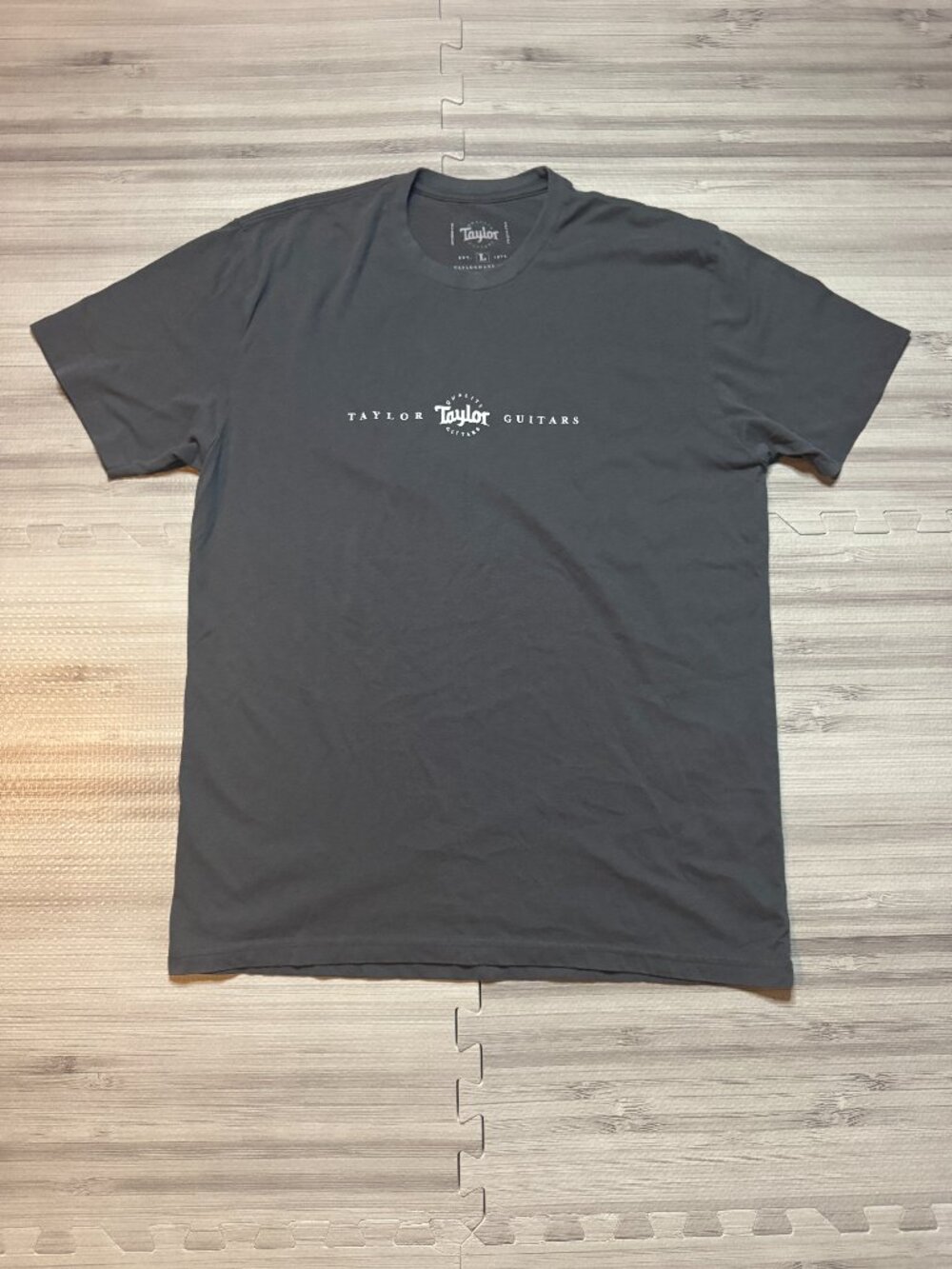 Taylor Guitars Men's Gray Roadie Short Sleeve Tee Shirt